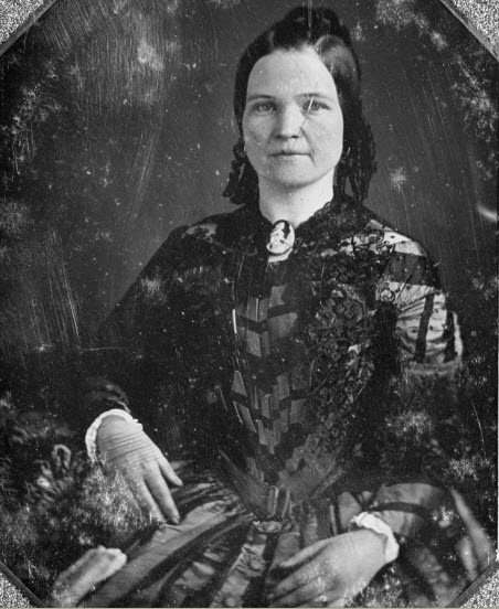 picture of Mary Todd Lincoln. A full portrait of Mrs. Lincoln
